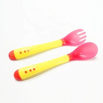 The Temperature Spoon – Baby Temperature-Sensitive Spoon & Fork Feeding Set