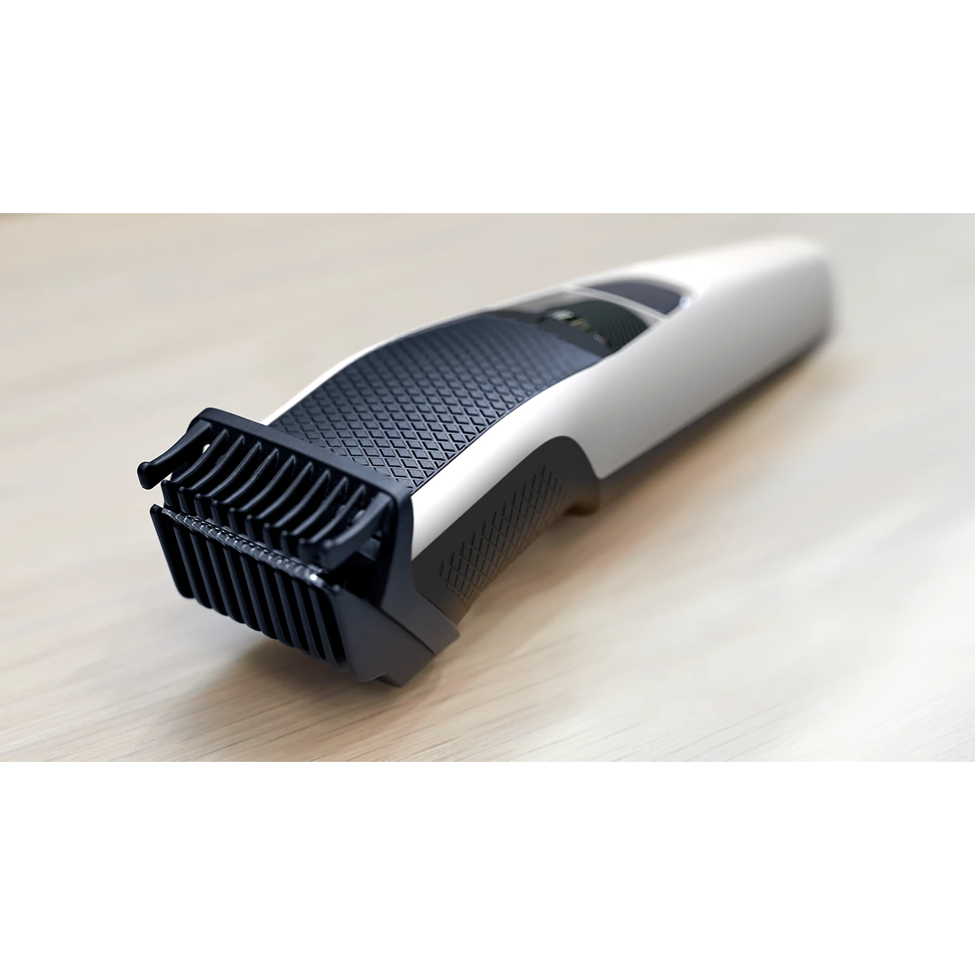 Philips Beard Trimmer - BT3206/14 - With 20 Lock-In Length Settings And A 60-Minute Battery, It Delivers A Precise, Even Trim Every Time