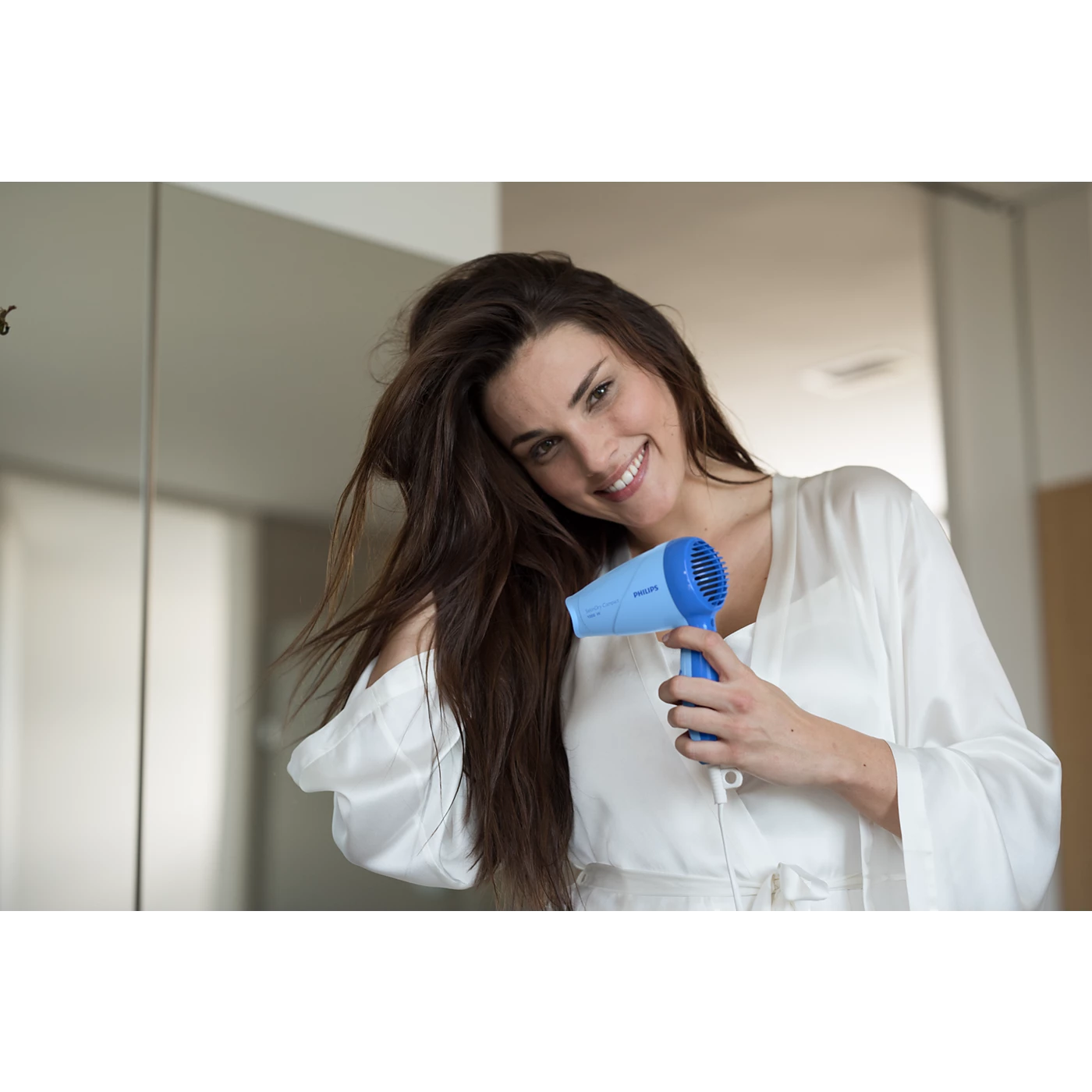 Philips Hair Dryer - HP8100/60 - Delivers 1000 W of Drying Power With 2 Heat Settings And a Concentrator Nozzle