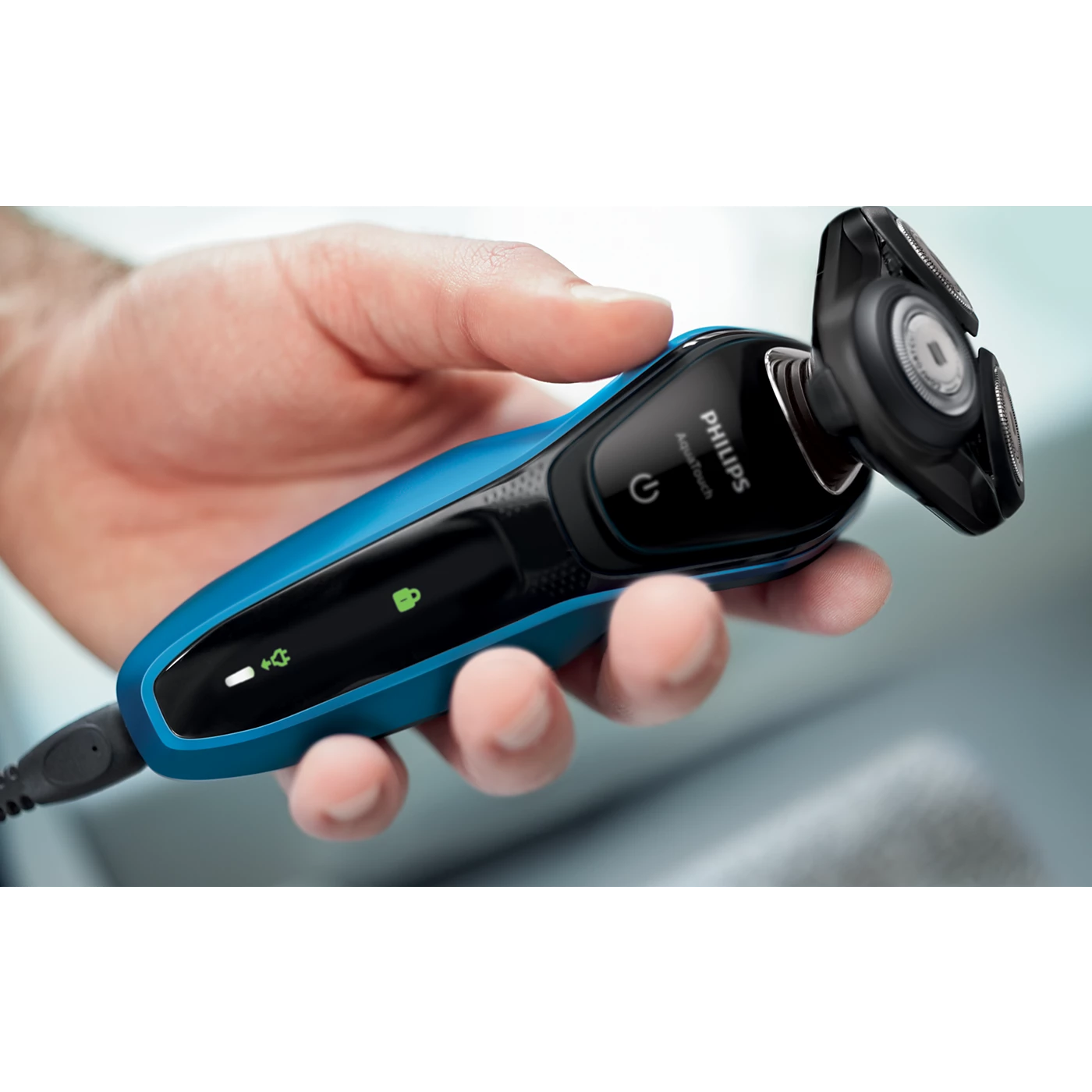Philips Shaver - S5051/03 - Features SkinProtect Blades With Protective Coating, a 5-Direction Flex Head, and Full Wet or Dry Capability